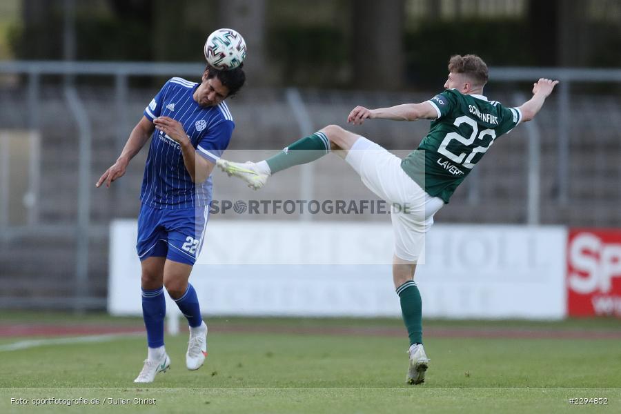 hohes Bein, Hamza Boutakhrit, Benedict Laverty, Willy-Sachs-Stadion, Schweinfurt, 01.06.2021, BFV, sport, action, Fussball, Deutschland, Juni 2021, Playoff, Play-Offs, 2019/2020, Regionalliga Bayern, FC05, SVA, Sportverein Viktoria 01 e. V, SV Viktoria Aschaffenburg, 1. FC Schweinfurt 05 - Bild-ID: 2294852 hohes Bein, Hamza Boutakhrit, Benedict Laverty, Willy-Sachs-Stadion, Schweinfurt, 01.06.2021, BFV, sport, action, Fussball, Deutschland, Juni 2021, Playoff, Play-Offs, 2019/2020, Regionalliga Bayern, FC05, SVA, Sportverein Viktoria 01 e. V, SV Viktoria Aschaffenburg, 1. FC Schweinfurt 05 - Bild-ID: 2294852