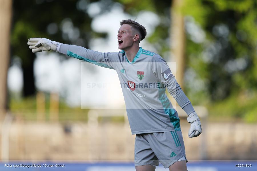 Hände, Arme, gestikuliert, Jan Reichert, Willy-Sachs-Stadion, Schweinfurt, 01.06.2021, BFV, sport, action, Fussball, Deutschland, Juni 2021, Playoff, Play-Offs, 2019/2020, Regionalliga Bayern, FC05, SVA, Sportverein Viktoria 01 e. V, SV Viktoria Aschaffenburg, 1. FC Schweinfurt 05 - Bild-ID: 2294869 Hände, Arme, gestikuliert, Jan Reichert, Willy-Sachs-Stadion, Schweinfurt, 01.06.2021, BFV, sport, action, Fussball, Deutschland, Juni 2021, Playoff, Play-Offs, 2019/2020, Regionalliga Bayern, FC05, SVA, Sportverein Viktoria 01 e. V, SV Viktoria Aschaffenburg, 1. FC Schweinfurt 05 - Bild-ID: 2294869