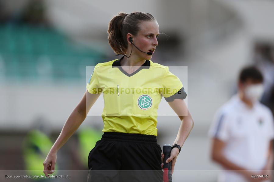 Assistentin, Davina Haupt, Willy-Sachs-Stadion, Schweinfurt, 01.06.2021, BFV, sport, action, Fussball, Deutschland, Juni 2021, Playoff, Play-Offs, 2019/2020, Regionalliga Bayern, FC05, SVA, Sportverein Viktoria 01 e. V, SV Viktoria Aschaffenburg, 1. FC Schweinfurt 05 - Bild-ID: 2294875 Assistentin, Davina Haupt, Willy-Sachs-Stadion, Schweinfurt, 01.06.2021, BFV, sport, action, Fussball, Deutschland, Juni 2021, Playoff, Play-Offs, 2019/2020, Regionalliga Bayern, FC05, SVA, Sportverein Viktoria 01 e. V, SV Viktoria Aschaffenburg, 1. FC Schweinfurt 05 - Bild-ID: 2294875