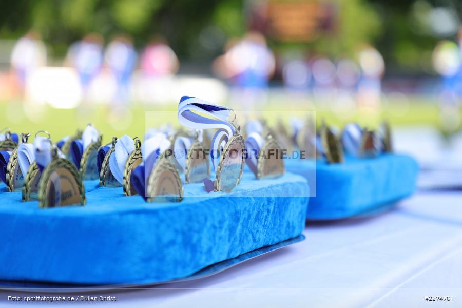 Meister, Symbolbild, Medaille, Willy-Sachs-Stadion, Schweinfurt, 01.06.2021, BFV, sport, action, Fussball, Deutschland, Juni 2021, Playoff, Play-Offs, 2019/2020, Regionalliga Bayern, FC05, SVA, Sportverein Viktoria 01 e. V, SV Viktoria Aschaffenburg, 1. FC Schweinfurt 05 - Bild-ID: 2294901 Meister, Symbolbild, Medaille, Willy-Sachs-Stadion, Schweinfurt, 01.06.2021, BFV, sport, action, Fussball, Deutschland, Juni 2021, Playoff, Play-Offs, 2019/2020, Regionalliga Bayern, FC05, SVA, Sportverein Viktoria 01 e. V, SV Viktoria Aschaffenburg, 1. FC Schweinfurt 05 - Bild-ID: 2294901