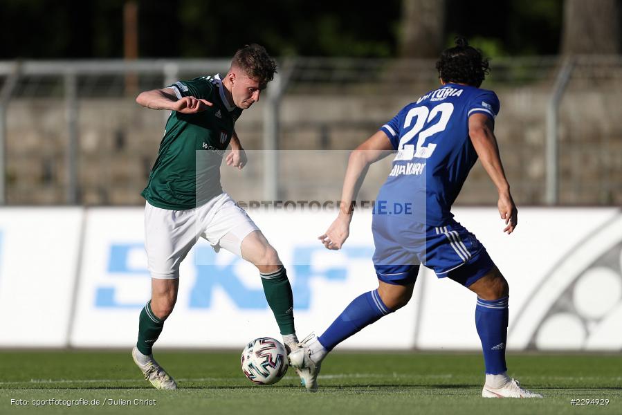 Hamza Boutakhrit, Benedict Laverty, Willy-Sachs-Stadion, Schweinfurt, 01.06.2021, BFV, sport, action, Fussball, Deutschland, Juni 2021, Playoff, Play-Offs, 2019/2020, Regionalliga Bayern, FC05, SVA, Sportverein Viktoria 01 e. V, SV Viktoria Aschaffenburg, 1. FC Schweinfurt 05 - Bild-ID: 2294929 Hamza Boutakhrit, Benedict Laverty, Willy-Sachs-Stadion, Schweinfurt, 01.06.2021, BFV, sport, action, Fussball, Deutschland, Juni 2021, Playoff, Play-Offs, 2019/2020, Regionalliga Bayern, FC05, SVA, Sportverein Viktoria 01 e. V, SV Viktoria Aschaffenburg, 1. FC Schweinfurt 05 - Bild-ID: 2294929