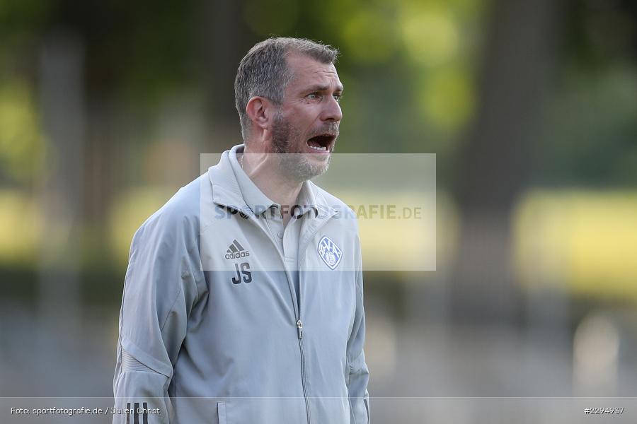 gibt Anweisungen, Jochen Seitz, Willy-Sachs-Stadion, Schweinfurt, 01.06.2021, BFV, sport, action, Fussball, Deutschland, Juni 2021, Playoff, Play-Offs, 2019/2020, Regionalliga Bayern, FC05, SVA, Sportverein Viktoria 01 e. V, SV Viktoria Aschaffenburg, 1. FC Schweinfurt 05 - Bild-ID: 2294937 gibt Anweisungen, Jochen Seitz, Willy-Sachs-Stadion, Schweinfurt, 01.06.2021, BFV, sport, action, Fussball, Deutschland, Juni 2021, Playoff, Play-Offs, 2019/2020, Regionalliga Bayern, FC05, SVA, Sportverein Viktoria 01 e. V, SV Viktoria Aschaffenburg, 1. FC Schweinfurt 05 - Bild-ID: 2294937