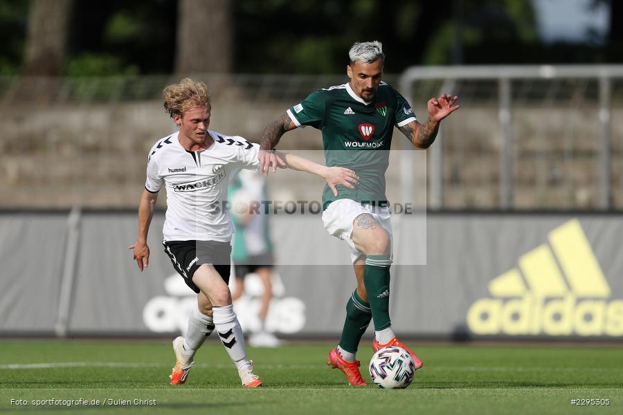Maximilian Reiter, Sascha Marinkovic, Willy-Sachs-Stadion, Schweinfurt, 08.06.2021, BFV, sport, action, Fussball, Deutschland, Juni 2021, Trostrunde, Ligapokal, Finale, Regionalliga Bayern, SVW, FC05, SV Wacker Burghausen, 1. FC Schweinfurt 05 - Bild-ID: 2295305