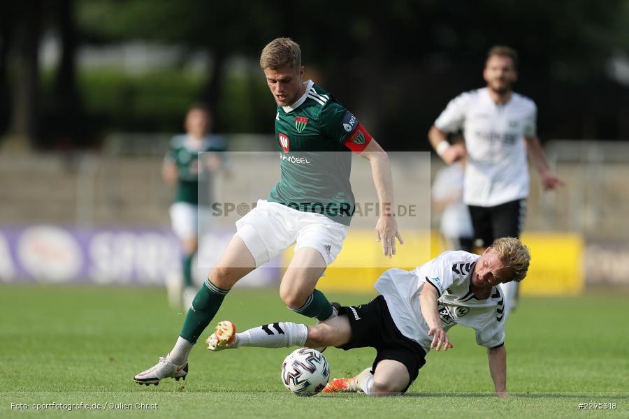 Maximilian Reiter, Florian Pieper, Willy-Sachs-Stadion, Schweinfurt, 08.06.2021, BFV, sport, action, Fussball, Deutschland, Juni 2021, Trostrunde, Ligapokal, Finale, Regionalliga Bayern, SVW, FC05, SV Wacker Burghausen, 1. FC Schweinfurt 05 - Bild-ID: 2295318