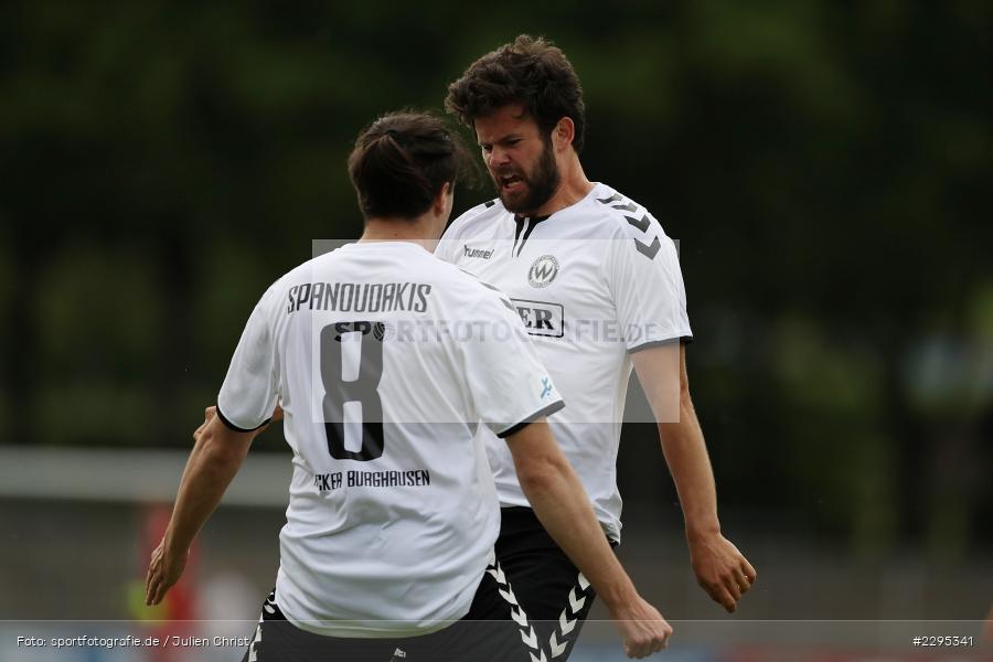Siegtor, Torjubel, Sammy Ammari, Willy-Sachs-Stadion, Schweinfurt, 08.06.2021, BFV, sport, action, Fussball, Deutschland, Juni 2021, Trostrunde, Ligapokal, Finale, Regionalliga Bayern, SVW, FC05, SV Wacker Burghausen, 1. FC Schweinfurt 05 - Bild-ID: 2295341