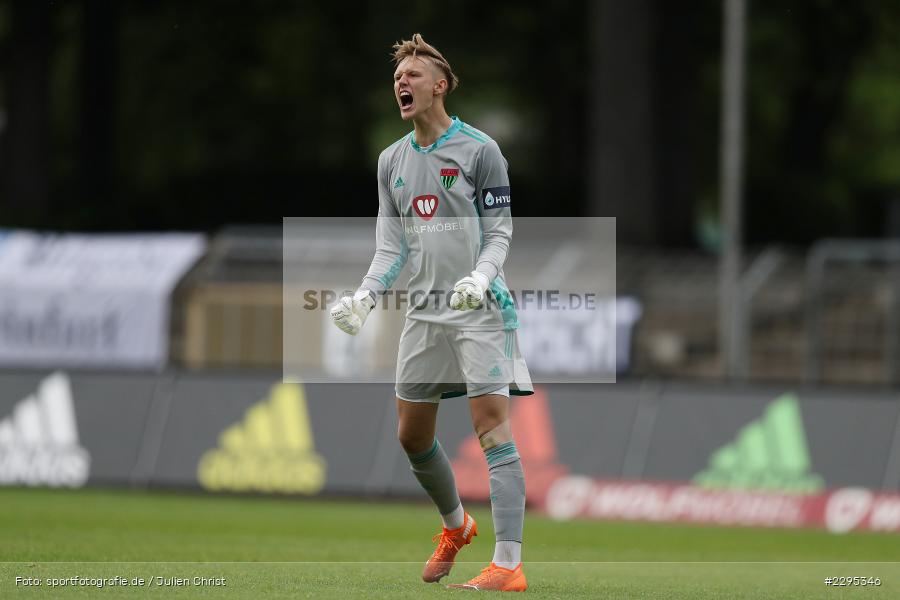 Gestik, Emotionen, Enttäuscht, Jan Reichert, Willy-Sachs-Stadion, Schweinfurt, 08.06.2021, BFV, sport, action, Fussball, Deutschland, Juni 2021, Trostrunde, Ligapokal, Finale, Regionalliga Bayern, SVW, FC05, SV Wacker Burghausen, 1. FC Schweinfurt 05 - Bild-ID: 2295346