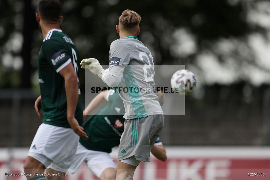 Eigentor, Jan Reichert, Willy-Sachs-Stadion, Schweinfurt, 08.06.2021, BFV, sport, action, Fussball, Deutschland, Juni 2021, Trostrunde, Ligapokal, Finale, Regionalliga Bayern, SVW, FC05, SV Wacker Burghausen, 1. FC Schweinfurt 05 - Bild-ID: 2295356