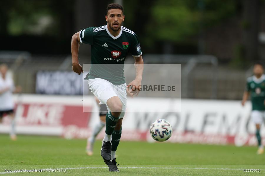 Lamar Yarbrough, Willy-Sachs-Stadion, Schweinfurt, 08.06.2021, BFV, sport, action, Fussball, Deutschland, Juni 2021, Trostrunde, Ligapokal, Finale, Regionalliga Bayern, SVW, FC05, SV Wacker Burghausen, 1. FC Schweinfurt 05 - Bild-ID: 2295375 Lamar Yarbrough, Willy-Sachs-Stadion, Schweinfurt, 08.06.2021, BFV, sport, action, Fussball, Deutschland, Juni 2021, Trostrunde, Ligapokal, Finale, Regionalliga Bayern, SVW, FC05, SV Wacker Burghausen, 1. FC Schweinfurt 05 - Bild-ID: 2295375