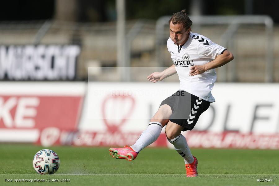 Denis Ade, Willy-Sachs-Stadion, Schweinfurt, 08.06.2021, BFV, sport, action, Fussball, Deutschland, Juni 2021, Trostrunde, Ligapokal, Finale, Regionalliga Bayern, SVW, FC05, SV Wacker Burghausen, 1. FC Schweinfurt 05 - Bild-ID: 2295411