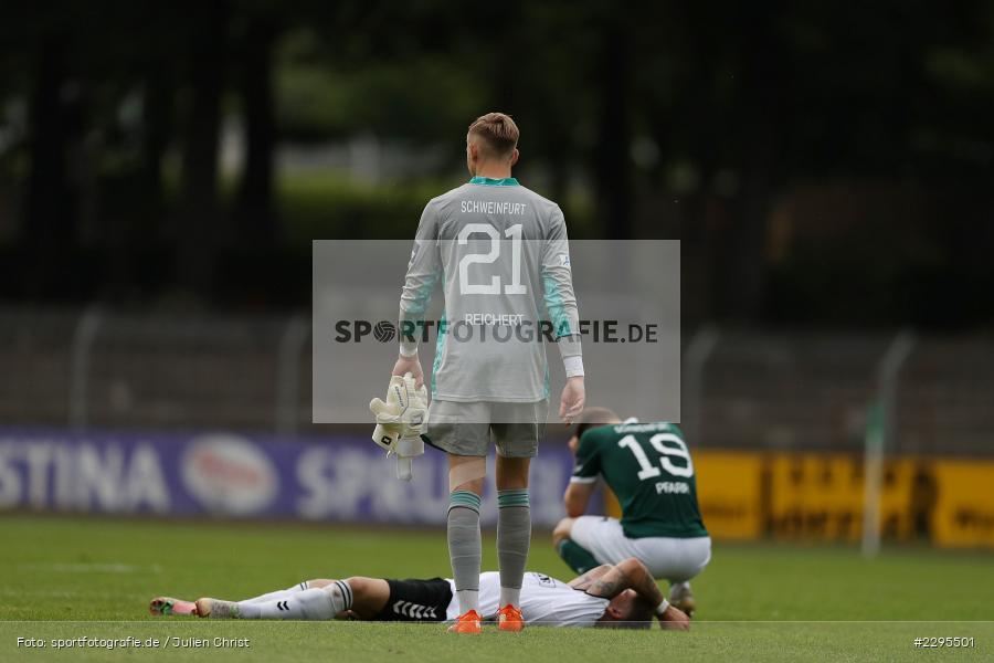 Enttäuscht, Emotionen, Nicholas Helmbrecht, Willy-Sachs-Stadion, Schweinfurt, 08.06.2021, BFV, sport, action, Fussball, Deutschland, Juni 2021, Trostrunde, Ligapokal, Finale, Regionalliga Bayern, SVW, FC05, SV Wacker Burghausen, 1. FC Schweinfurt 05 - Bild-ID: 2295501