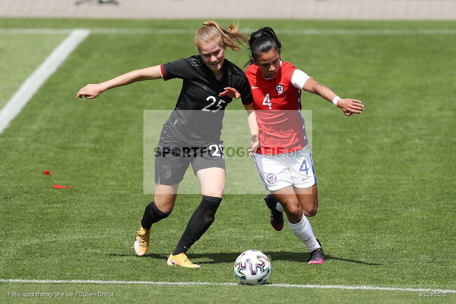 Francisca Lara, Sjoeke Nüsken, Stadion am Bieberer Berg, 15.06.2021, DFB, sport, action, Fussball, Juni 2021, Germany, Bieberer Berg, CHI, GER, Offenbach, Frauen-Länderspiel, Länderspiel, Chile, Deutschland - Bild-ID: 2295515 Francisca Lara, Sjoeke Nüsken, Stadion am Bieberer Berg, 15.06.2021, DFB, sport, action, Fussball, Juni 2021, Germany, Bieberer Berg, CHI, GER, Offenbach, Frauen-Länderspiel, Länderspiel, Chile, Deutschland - Bild-ID: 2295515