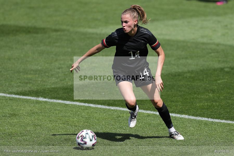 Laura Freigang, Stadion am Bieberer Berg, 15.06.2021, DFB, sport, action, Fussball, Juni 2021, Germany, Bieberer Berg, CHI, GER, Offenbach, Frauen-Länderspiel, Länderspiel, Chile, Deutschland - Bild-ID: 2295520