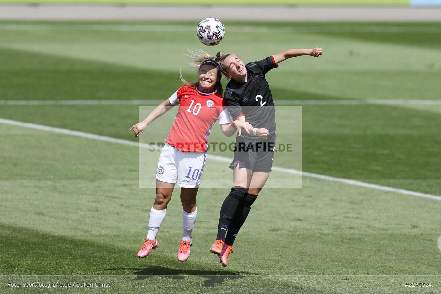 Sophia Kleinherne, Yanara Aedo, Stadion am Bieberer Berg, 15.06.2021, DFB, sport, action, Fussball, Juni 2021, Germany, Bieberer Berg, CHI, GER, Offenbach, Frauen-Länderspiel, Länderspiel, Chile, Deutschland - Bild-ID: 2295524