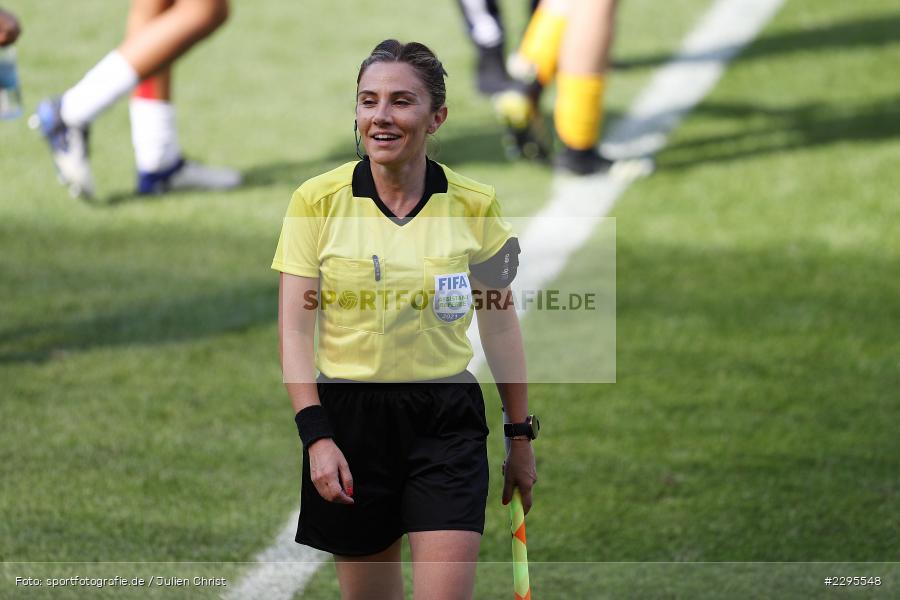 Smile, FIFA, Schiedsrichter, Referee, Francesca Di Monte, Stadion am Bieberer Berg, 15.06.2021, DFB, sport, action, Fussball, Juni 2021, Germany, Bieberer Berg, CHI, GER, Offenbach, Frauen-Länderspiel, Länderspiel, Chile, Deutschland - Bild-ID: 2295548 Smile, FIFA, Schiedsrichter, Referee, Francesca Di Monte, Stadion am Bieberer Berg, 15.06.2021, DFB, sport, action, Fussball, Juni 2021, Germany, Bieberer Berg, CHI, GER, Offenbach, Frauen-Länderspiel, Länderspiel, Chile, Deutschland - Bild-ID: 2295548