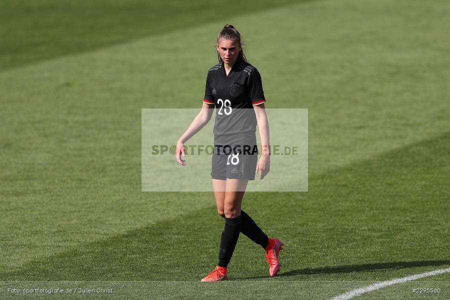 Jule Brand, Stadion am Bieberer Berg, 15.06.2021, DFB, sport, action, Fussball, Juni 2021, Germany, Bieberer Berg, CHI, GER, Offenbach, Frauen-Länderspiel, Länderspiel, Chile, Deutschland - Bild-ID: 2295560 Jule Brand, Stadion am Bieberer Berg, 15.06.2021, DFB, sport, action, Fussball, Juni 2021, Germany, Bieberer Berg, CHI, GER, Offenbach, Frauen-Länderspiel, Länderspiel, Chile, Deutschland - Bild-ID: 2295560