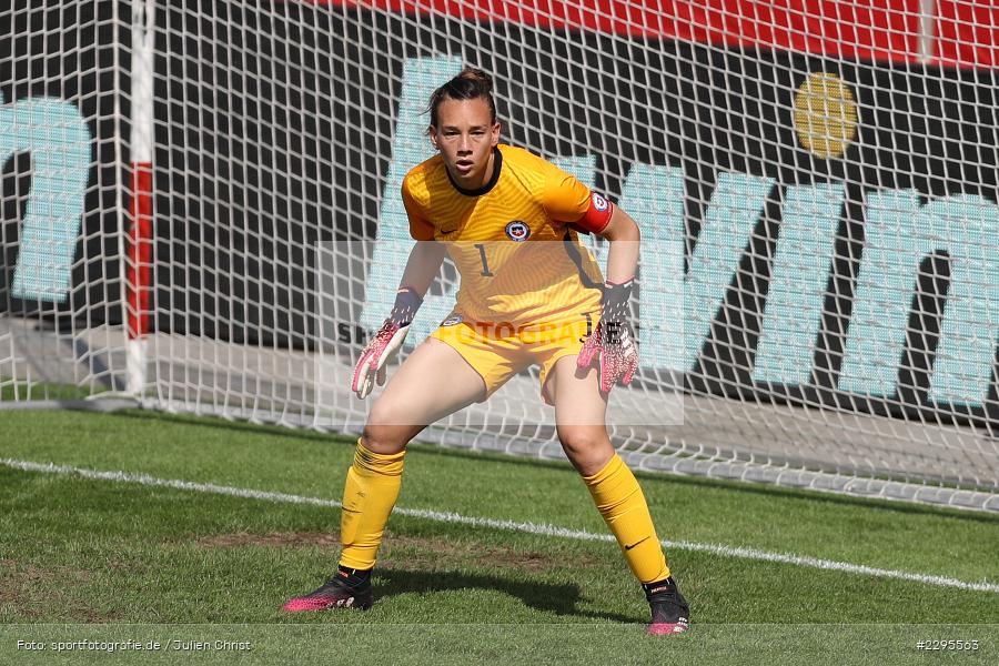 Christiane Endler, Stadion am Bieberer Berg, 15.06.2021, DFB, sport, action, Fussball, Juni 2021, Germany, Bieberer Berg, CHI, GER, Offenbach, Frauen-Länderspiel, Länderspiel, Chile, Deutschland - Bild-ID: 2295563 Christiane Endler, Stadion am Bieberer Berg, 15.06.2021, DFB, sport, action, Fussball, Juni 2021, Germany, Bieberer Berg, CHI, GER, Offenbach, Frauen-Länderspiel, Länderspiel, Chile, Deutschland - Bild-ID: 2295563