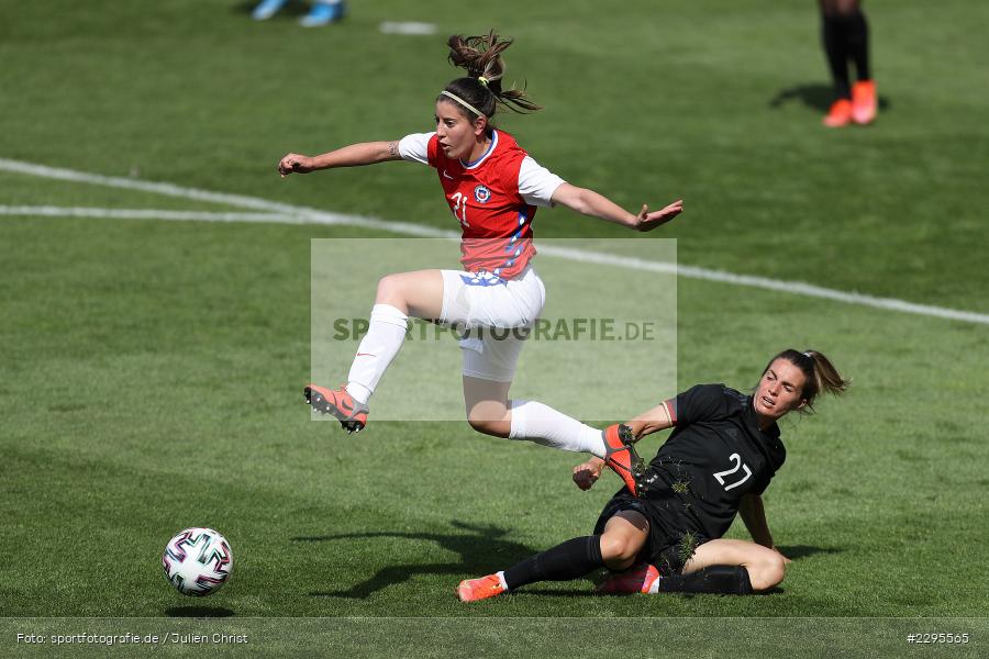 Sandra Starke, Rosario Balmaceda, Stadion am Bieberer Berg, 15.06.2021, DFB, sport, action, Fussball, Juni 2021, Germany, Bieberer Berg, CHI, GER, Offenbach, Frauen-Länderspiel, Länderspiel, Chile, Deutschland - Bild-ID: 2295565 Sandra Starke, Rosario Balmaceda, Stadion am Bieberer Berg, 15.06.2021, DFB, sport, action, Fussball, Juni 2021, Germany, Bieberer Berg, CHI, GER, Offenbach, Frauen-Länderspiel, Länderspiel, Chile, Deutschland - Bild-ID: 2295565
