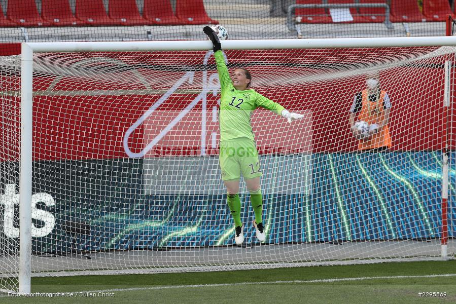 Laura Benkarth, Stadion am Bieberer Berg, 15.06.2021, DFB, sport, action, Fussball, Juni 2021, Germany, Bieberer Berg, CHI, GER, Offenbach, Frauen-Länderspiel, Länderspiel, Chile, Deutschland - Bild-ID: 2295569 Laura Benkarth, Stadion am Bieberer Berg, 15.06.2021, DFB, sport, action, Fussball, Juni 2021, Germany, Bieberer Berg, CHI, GER, Offenbach, Frauen-Länderspiel, Länderspiel, Chile, Deutschland - Bild-ID: 2295569