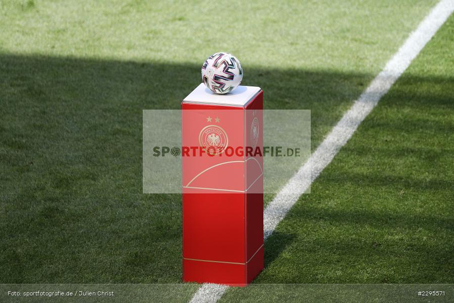Stele, Spielball, Stadion am Bieberer Berg, 15.06.2021, DFB, sport, action, Fussball, Juni 2021, Germany, Bieberer Berg, CHI, GER, Offenbach, Frauen-Länderspiel, Länderspiel, Chile, Deutschland - Bild-ID: 2295571 Stele, Spielball, Stadion am Bieberer Berg, 15.06.2021, DFB, sport, action, Fussball, Juni 2021, Germany, Bieberer Berg, CHI, GER, Offenbach, Frauen-Länderspiel, Länderspiel, Chile, Deutschland - Bild-ID: 2295571