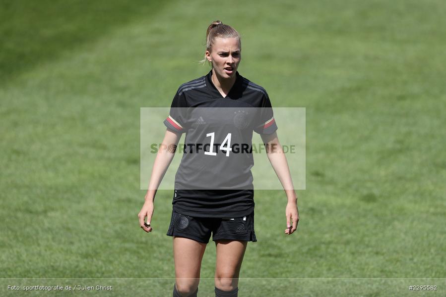Laura Freigang, Stadion am Bieberer Berg, 15.06.2021, DFB, sport, action, Fussball, Juni 2021, Germany, Bieberer Berg, CHI, GER, Offenbach, Frauen-Länderspiel, Länderspiel, Chile, Deutschland - Bild-ID: 2295582 Laura Freigang, Stadion am Bieberer Berg, 15.06.2021, DFB, sport, action, Fussball, Juni 2021, Germany, Bieberer Berg, CHI, GER, Offenbach, Frauen-Länderspiel, Länderspiel, Chile, Deutschland - Bild-ID: 2295582