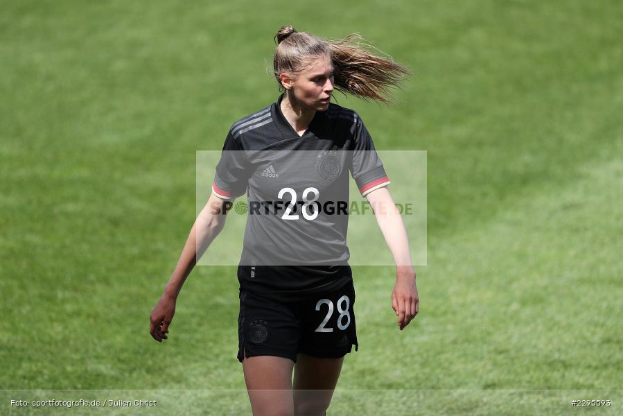 Jule Brand, Stadion am Bieberer Berg, 15.06.2021, DFB, sport, action, Fussball, Juni 2021, Germany, Bieberer Berg, CHI, GER, Offenbach, Frauen-Länderspiel, Länderspiel, Chile, Deutschland - Bild-ID: 2295593 Jule Brand, Stadion am Bieberer Berg, 15.06.2021, DFB, sport, action, Fussball, Juni 2021, Germany, Bieberer Berg, CHI, GER, Offenbach, Frauen-Länderspiel, Länderspiel, Chile, Deutschland - Bild-ID: 2295593
