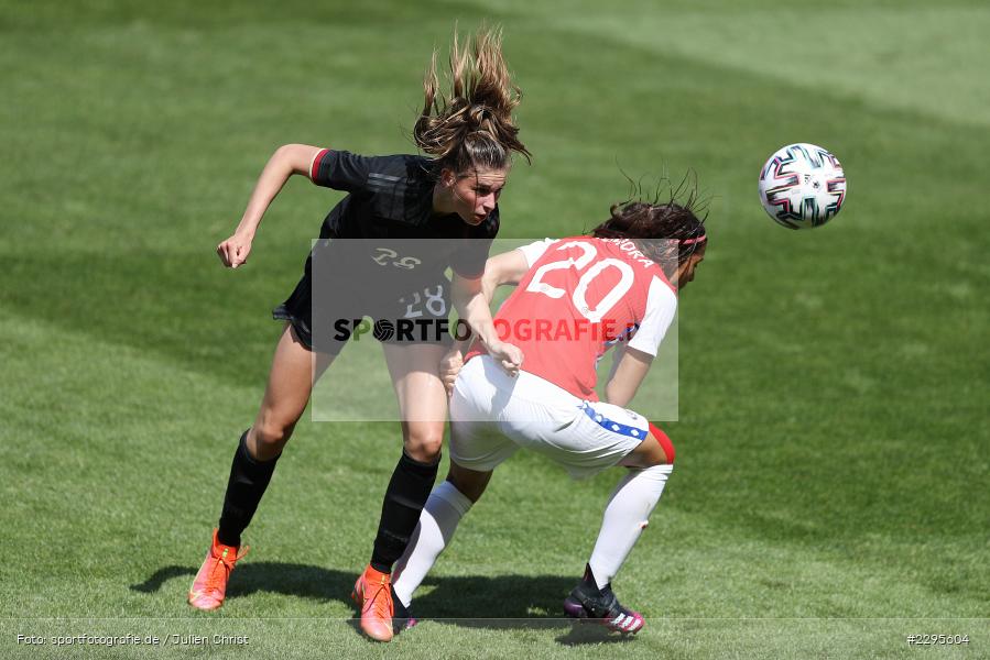 Daniela Zamora, Jule Brand, Stadion am Bieberer Berg, 15.06.2021, DFB, sport, action, Fussball, Juni 2021, Germany, Bieberer Berg, CHI, GER, Offenbach, Frauen-Länderspiel, Länderspiel, Chile, Deutschland - Bild-ID: 2295604 Daniela Zamora, Jule Brand, Stadion am Bieberer Berg, 15.06.2021, DFB, sport, action, Fussball, Juni 2021, Germany, Bieberer Berg, CHI, GER, Offenbach, Frauen-Länderspiel, Länderspiel, Chile, Deutschland - Bild-ID: 2295604