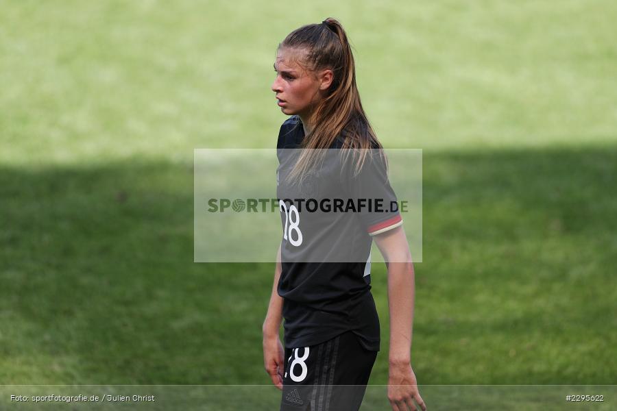 Feature, Jule Brand, Stadion am Bieberer Berg, 15.06.2021, DFB, sport, action, Fussball, Juni 2021, Germany, Bieberer Berg, CHI, GER, Offenbach, Frauen-Länderspiel, Länderspiel, Chile, Deutschland - Bild-ID: 2295622