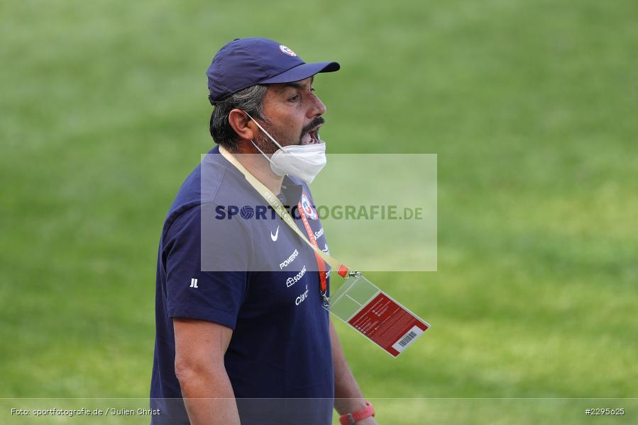 Trainer, Jose Antonio Letelier Henriquez, Stadion am Bieberer Berg, 15.06.2021, DFB, sport, action, Fussball, Juni 2021, Germany, Bieberer Berg, CHI, GER, Offenbach, Frauen-Länderspiel, Länderspiel, Chile, Deutschland - Bild-ID: 2295625 Trainer, Jose Antonio Letelier Henriquez, Stadion am Bieberer Berg, 15.06.2021, DFB, sport, action, Fussball, Juni 2021, Germany, Bieberer Berg, CHI, GER, Offenbach, Frauen-Länderspiel, Länderspiel, Chile, Deutschland - Bild-ID: 2295625