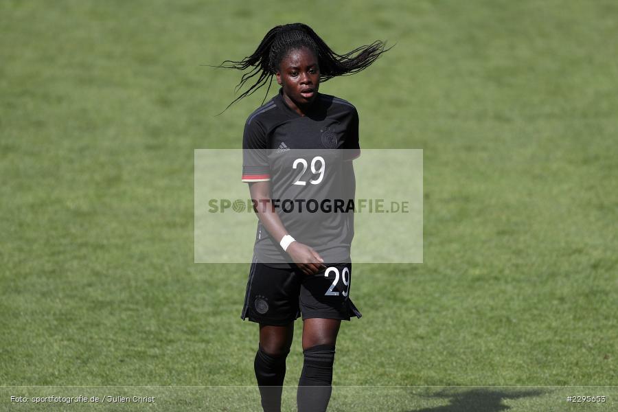 Nicole Anyomi, Stadion am Bieberer Berg, 15.06.2021, DFB, sport, action, Fussball, Juni 2021, Germany, Bieberer Berg, CHI, GER, Offenbach, Frauen-Länderspiel, Länderspiel, Chile, Deutschland - Bild-ID: 2295653