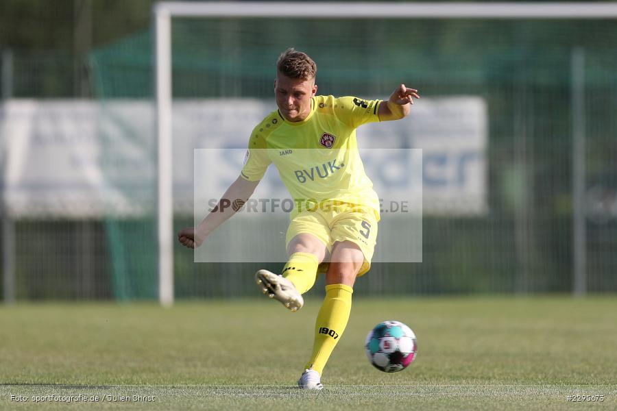 Leon Schneider, KRE Sportpark, Würzburg, 18.06.2021, Freundschaftsspiele, BFV, sport, action, Fussball, Deutschland, Juni 2021, Saison 2021/2022, TSV, FWK, TSV Karlburg, FC Würzburger Kickers - Bild-ID: 2295673