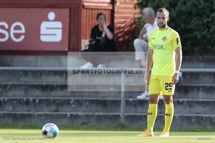David Kopacz, KRE Sportpark, Würzburg, 18.06.2021, Freundschaftsspiele, BFV, sport, action, Fussball, Deutschland, Juni 2021, Saison 2021/2022, TSV, FWK, TSV Karlburg, FC Würzburger Kickers - Bild-ID: 2295674