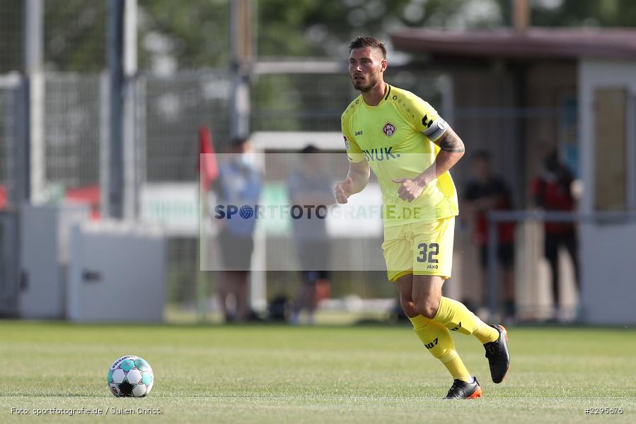 Christian Strohdiek, KRE Sportpark, Würzburg, 18.06.2021, Freundschaftsspiele, BFV, sport, action, Fussball, Deutschland, Juni 2021, Saison 2021/2022, TSV, FWK, TSV Karlburg, FC Würzburger Kickers - Bild-ID: 2295676