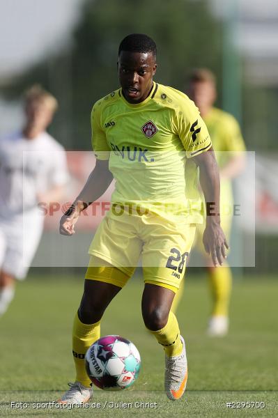 Ryan-Segon Adigo, KRE Sportpark, Würzburg, 18.06.2021, Freundschaftsspiele, BFV, sport, action, Fussball, Deutschland, Juni 2021, Saison 2021/2022, TSV, FWK, TSV Karlburg, FC Würzburger Kickers - Bild-ID: 2295700 Ryan-Segon Adigo, KRE Sportpark, Würzburg, 18.06.2021, Freundschaftsspiele, BFV, sport, action, Fussball, Deutschland, Juni 2021, Saison 2021/2022, TSV, FWK, TSV Karlburg, FC Würzburger Kickers - Bild-ID: 2295700