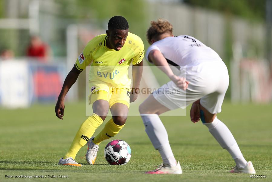 Adrian Winter, Ryan-Segon Adigo, KRE Sportpark, Würzburg, 18.06.2021, Freundschaftsspiele, BFV, sport, action, Fussball, Deutschland, Juni 2021, Saison 2021/2022, TSV, FWK, TSV Karlburg, FC Würzburger Kickers - Bild-ID: 2295726 Adrian Winter, Ryan-Segon Adigo, KRE Sportpark, Würzburg, 18.06.2021, Freundschaftsspiele, BFV, sport, action, Fussball, Deutschland, Juni 2021, Saison 2021/2022, TSV, FWK, TSV Karlburg, FC Würzburger Kickers - Bild-ID: 2295726