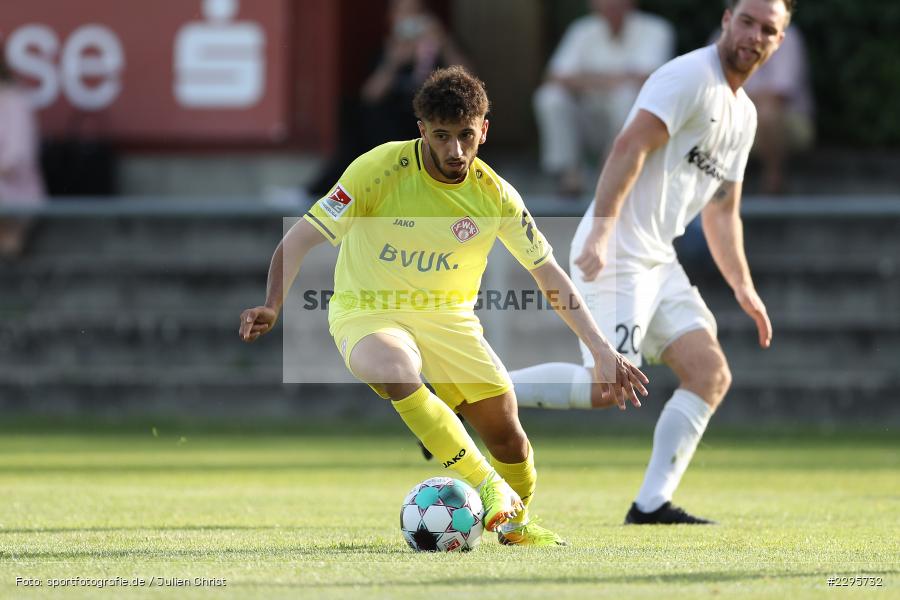 Dildar Atmaca, KRE Sportpark, Würzburg, 18.06.2021, Freundschaftsspiele, BFV, sport, action, Fussball, Deutschland, Juni 2021, Saison 2021/2022, TSV, FWK, TSV Karlburg, FC Würzburger Kickers - Bild-ID: 2295732