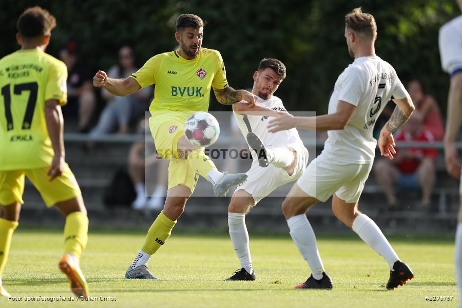 Jan Wabnitz, Moritz Heinrich, KRE Sportpark, Würzburg, 18.06.2021, Freundschaftsspiele, BFV, sport, action, Fussball, Deutschland, Juni 2021, Saison 2021/2022, TSV, FWK, TSV Karlburg, FC Würzburger Kickers - Bild-ID: 2295737