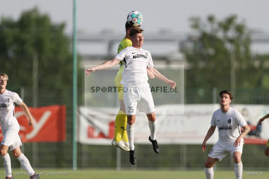Leon Schneider, Julian Meyer, KRE Sportpark, Würzburg, 18.06.2021, Freundschaftsspiele, BFV, sport, action, Fussball, Deutschland, Juni 2021, Saison 2021/2022, TSV, FWK, TSV Karlburg, FC Würzburger Kickers - Bild-ID: 2295767 Leon Schneider, Julian Meyer, KRE Sportpark, Würzburg, 18.06.2021, Freundschaftsspiele, BFV, sport, action, Fussball, Deutschland, Juni 2021, Saison 2021/2022, TSV, FWK, TSV Karlburg, FC Würzburger Kickers - Bild-ID: 2295767
