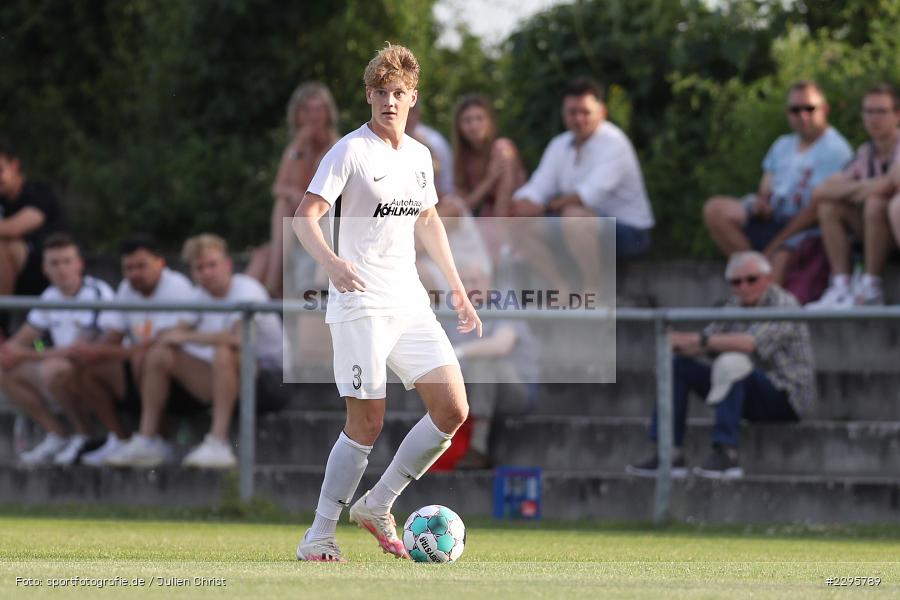 Adrian Winter, KRE Sportpark, Würzburg, 18.06.2021, Freundschaftsspiele, BFV, sport, action, Fussball, Deutschland, Juni 2021, Saison 2021/2022, TSV, FWK, TSV Karlburg, FC Würzburger Kickers - Bild-ID: 2295789