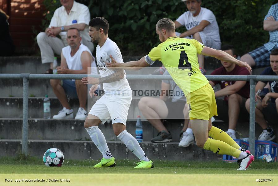 Lars Dietz, Steffen Bachmann, KRE Sportpark, Würzburg, 18.06.2021, Freundschaftsspiele, BFV, sport, action, Fussball, Deutschland, Juni 2021, Saison 2021/2022, TSV, FWK, TSV Karlburg, FC Würzburger Kickers - Bild-ID: 2295791