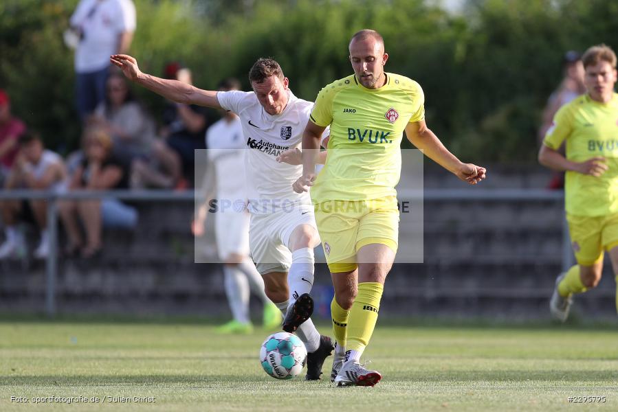 Sebastian Fries, Tobias Kraulich, KRE Sportpark, Würzburg, 18.06.2021, Freundschaftsspiele, BFV, sport, action, Fussball, Deutschland, Juni 2021, Saison 2021/2022, TSV, FWK, TSV Karlburg, FC Würzburger Kickers - Bild-ID: 2295795