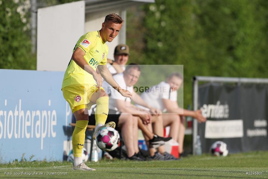 Alexander Lungwitz, KRE Sportpark, Würzburg, 18.06.2021, Freundschaftsspiele, BFV, sport, action, Fussball, Deutschland, Juni 2021, Saison 2021/2022, TSV, FWK, TSV Karlburg, FC Würzburger Kickers - Bild-ID: 2295801