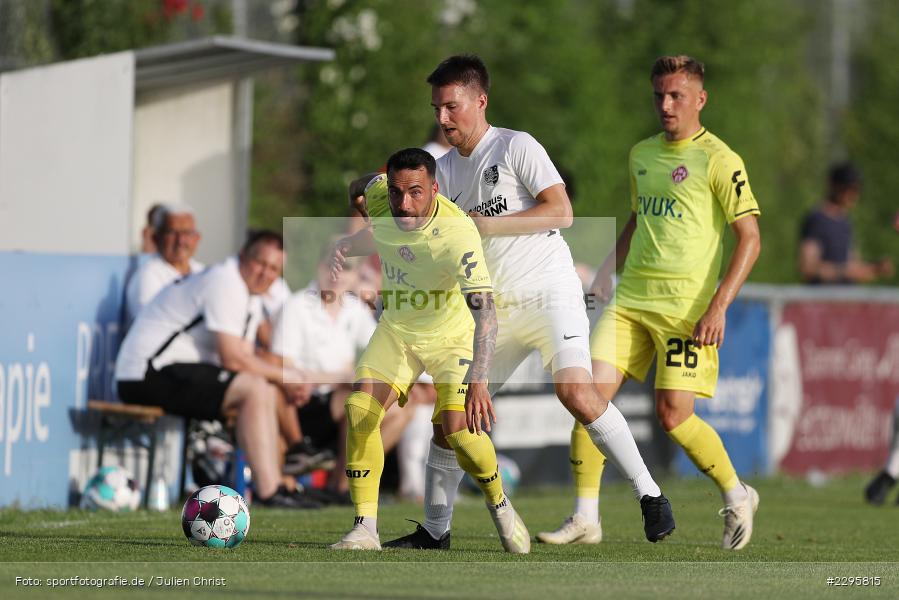 Mitja Lotric, Andreas Rösch, KRE Sportpark, Würzburg, 18.06.2021, Freundschaftsspiele, BFV, sport, action, Fussball, Deutschland, Juni 2021, Saison 2021/2022, TSV, FWK, TSV Karlburg, FC Würzburger Kickers - Bild-ID: 2295815 Mitja Lotric, Andreas Rösch, KRE Sportpark, Würzburg, 18.06.2021, Freundschaftsspiele, BFV, sport, action, Fussball, Deutschland, Juni 2021, Saison 2021/2022, TSV, FWK, TSV Karlburg, FC Würzburger Kickers - Bild-ID: 2295815