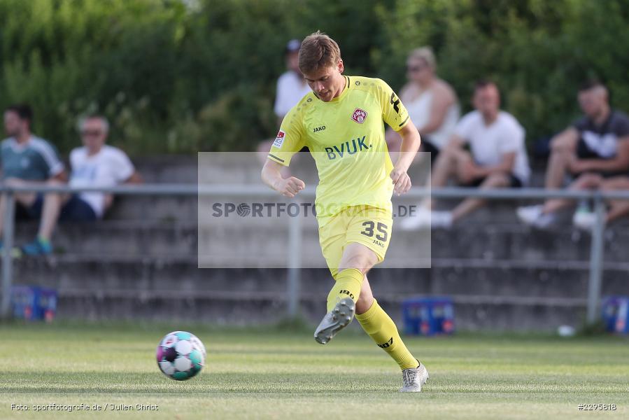 Kilian Senkbeil, KRE Sportpark, Würzburg, 18.06.2021, Freundschaftsspiele, BFV, sport, action, Fussball, Deutschland, Juni 2021, Saison 2021/2022, TSV, FWK, TSV Karlburg, FC Würzburger Kickers - Bild-ID: 2295818 Kilian Senkbeil, KRE Sportpark, Würzburg, 18.06.2021, Freundschaftsspiele, BFV, sport, action, Fussball, Deutschland, Juni 2021, Saison 2021/2022, TSV, FWK, TSV Karlburg, FC Würzburger Kickers - Bild-ID: 2295818