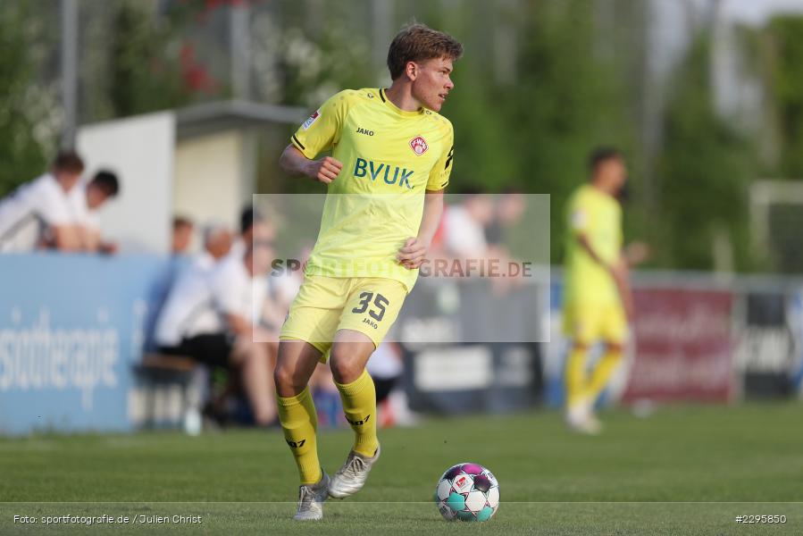 Kilian Senkbeil, KRE Sportpark, Würzburg, 18.06.2021, Freundschaftsspiele, BFV, sport, action, Fussball, Deutschland, Juni 2021, Saison 2021/2022, TSV, FWK, TSV Karlburg, FC Würzburger Kickers - Bild-ID: 2295850 Kilian Senkbeil, KRE Sportpark, Würzburg, 18.06.2021, Freundschaftsspiele, BFV, sport, action, Fussball, Deutschland, Juni 2021, Saison 2021/2022, TSV, FWK, TSV Karlburg, FC Würzburger Kickers - Bild-ID: 2295850