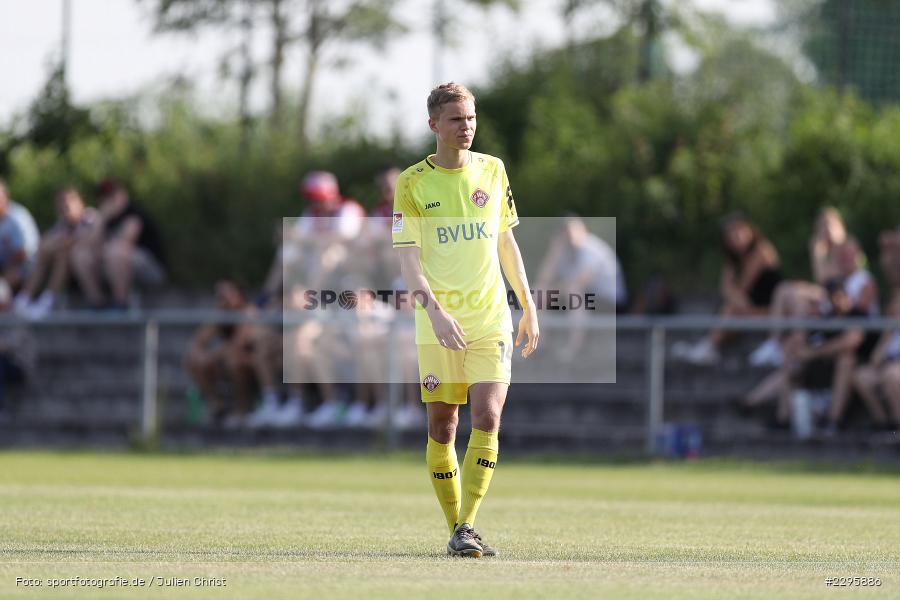 Louis Breunig, KRE Sportpark, Würzburg, 18.06.2021, Freundschaftsspiele, BFV, sport, action, Fussball, Deutschland, Juni 2021, Saison 2021/2022, TSV, FWK, TSV Karlburg, FC Würzburger Kickers - Bild-ID: 2295886 Louis Breunig, KRE Sportpark, Würzburg, 18.06.2021, Freundschaftsspiele, BFV, sport, action, Fussball, Deutschland, Juni 2021, Saison 2021/2022, TSV, FWK, TSV Karlburg, FC Würzburger Kickers - Bild-ID: 2295886