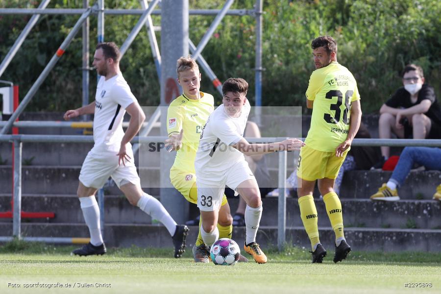 Robert Herrmann, Louis Breunig, Pascal Jeni, KRE Sportpark, Würzburg, 18.06.2021, Freundschaftsspiele, BFV, sport, action, Fussball, Deutschland, Juni 2021, Saison 2021/2022, TSV, FWK, TSV Karlburg, FC Würzburger Kickers - Bild-ID: 2295898 Robert Herrmann, Louis Breunig, Pascal Jeni, KRE Sportpark, Würzburg, 18.06.2021, Freundschaftsspiele, BFV, sport, action, Fussball, Deutschland, Juni 2021, Saison 2021/2022, TSV, FWK, TSV Karlburg, FC Würzburger Kickers - Bild-ID: 2295898