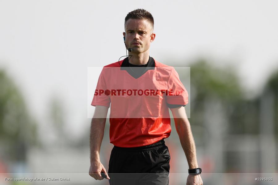 Schiedsrichter, Simon Marx, KRE Sportpark, Würzburg, 18.06.2021, Freundschaftsspiele, BFV, sport, action, Fussball, Deutschland, Juni 2021, Saison 2021/2022, TSV, FWK, TSV Karlburg, FC Würzburger Kickers - Bild-ID: 2295902