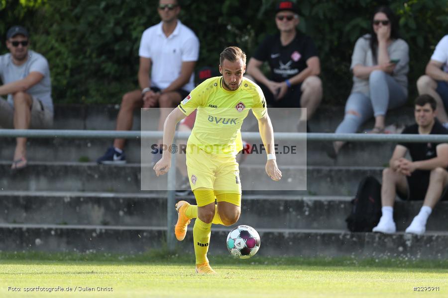David Kopacz, KRE Sportpark, Würzburg, 18.06.2021, Freundschaftsspiele, BFV, sport, action, Fussball, Deutschland, Juni 2021, Saison 2021/2022, TSV, FWK, TSV Karlburg, FC Würzburger Kickers - Bild-ID: 2295911