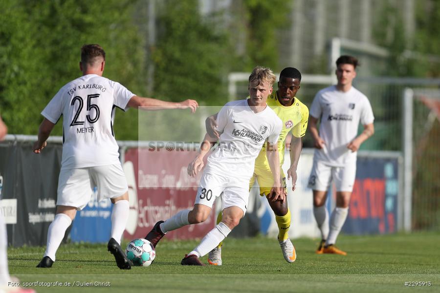 Ryan-Segon Adigo, Marco Kunzmann, KRE Sportpark, Würzburg, 18.06.2021, Freundschaftsspiele, BFV, sport, action, Fussball, Deutschland, Juni 2021, Saison 2021/2022, TSV, FWK, TSV Karlburg, FC Würzburger Kickers - Bild-ID: 2295913