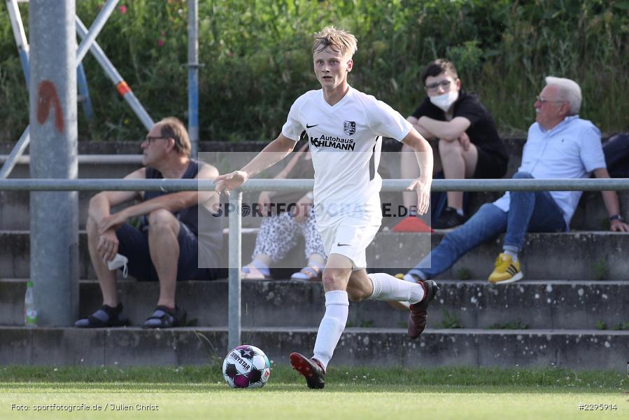 Marco Kunzmann, KRE Sportpark, Würzburg, 18.06.2021, Freundschaftsspiele, BFV, sport, action, Fussball, Deutschland, Juni 2021, Saison 2021/2022, TSV, FWK, TSV Karlburg, FC Würzburger Kickers - Bild-ID: 2295914